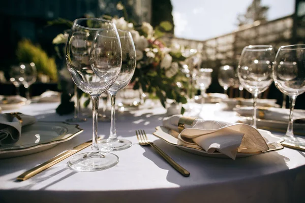 Servicio Catering Hermosa Decoración Mesa Para Una Cena Romántica Aire —  Fotos de Stock