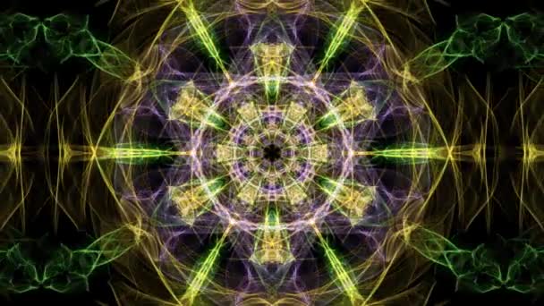 Mandala fractal verde vivo, túnel de vídeo sobre fondo negro. Patrones simétricos animados para el entrenamiento espiritual y de meditación . — Vídeo de stock
