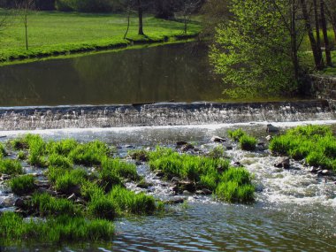 Weir on river Blanice, halk parkı Vlasim, merkez bohemya bölgesi