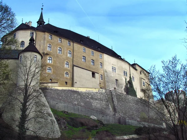 Středověký hrad Český Sternberk ve středních Čechách, Česká republika, — Stock fotografie