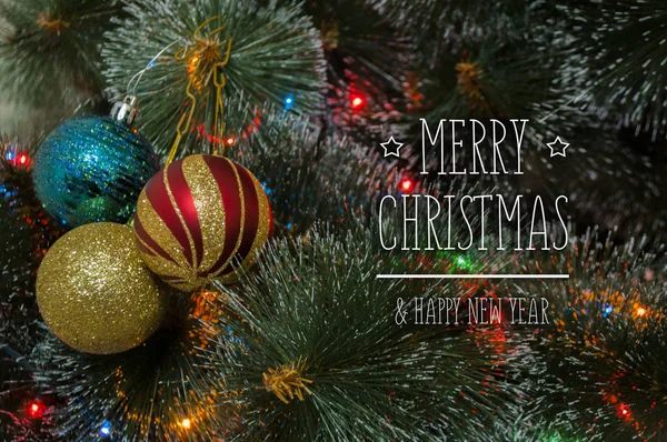 Fondo colorido con árbol de Navidad decorado — Foto de Stock