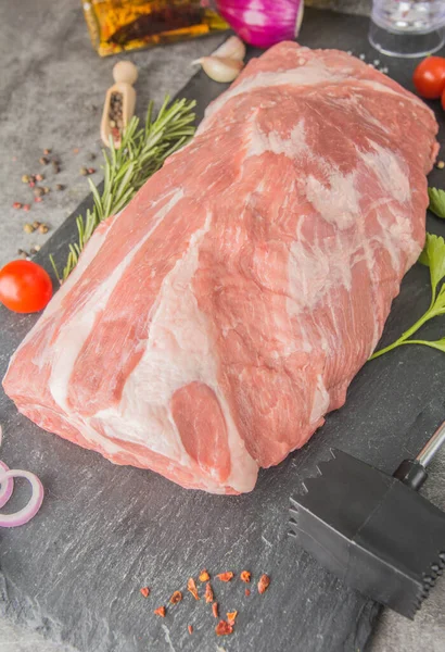 Pork Butt Large Raw Piece Meat Black Slate Spices Hammer — Stock Fotó