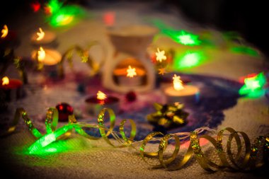 Altın şerit yakın çekim aydınlatma ile