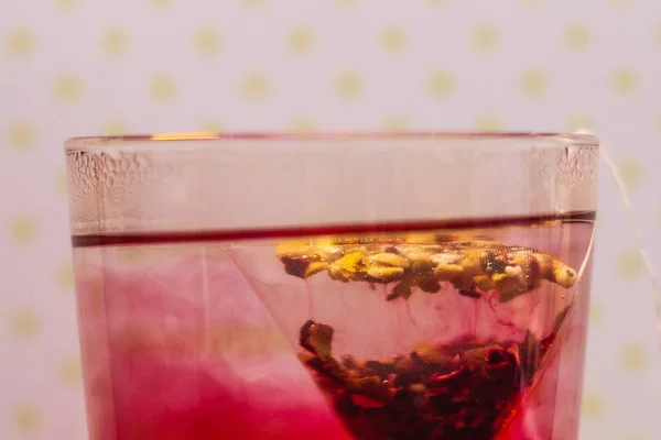 Tea bag in glass close-up — Stock Photo, Image