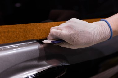 Uzman araba ve vinil film yapıştırma