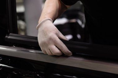 Uzman araba ve vinil film yapıştırma