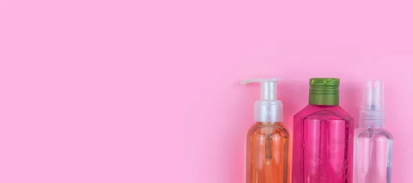 Schoonheidsmiddelen Voor Huidverzorging Gezichts Lichaamswasgel Spray Roze Achtergrond Met Kopieerruimte — Stockfoto