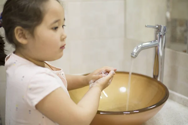 Pretty Little Asian Kazakh Girl Mask Washing Her Hands Person — Stock Photo, Image