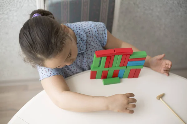 Kasachisches Hübsches Kleines Mädchen Spielt Entwicklungszentrum Für Kinder — Stockfoto