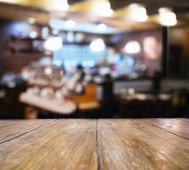 Tablo üst sayaç bulanık Bar Restoran Cafe insanlar iç 