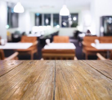 Bulanık tablo koltuklu Restoran salonu ile üst sayaç masa 