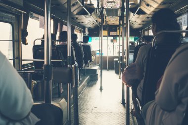 Bangkok, Tayland - Kas 15,2015 : Bangkok Toplu Taşıma İnsanlar Otobüs