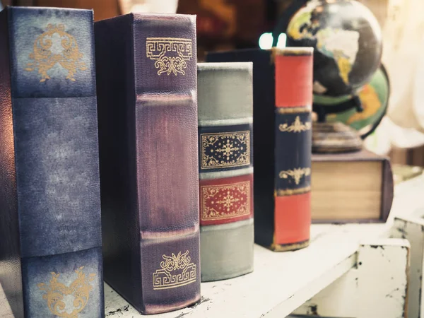 Estante del libro Objeto de decoración vintage Lectura de novela — Foto de Stock