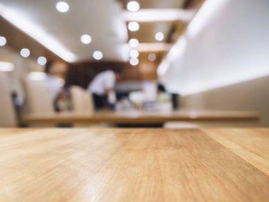 Tablo üst bulanık Restoran Cafe insanlar iç arka plan ile