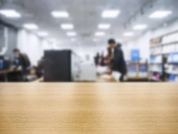 Mesa de oficina Espacio interior con gente de negocios Blur trabajando — Foto de Stock