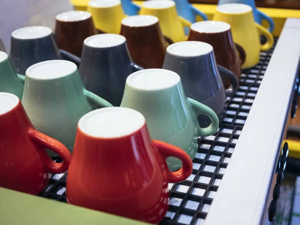 Colorful mugs on Coffee Machine Cafe Restaurant — Stock Photo, Image