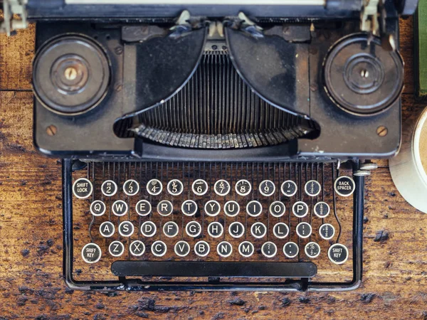 Vintage Typewriter Wooden Table Top View — Stock Photo, Image