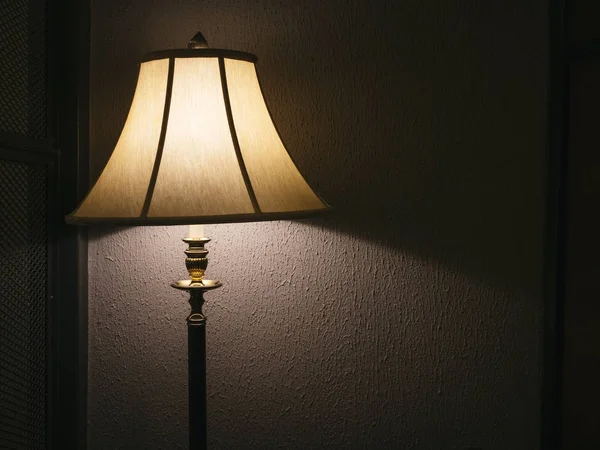 Светильник Свет Темной Комнате Интерьер Дома — стоковое фото