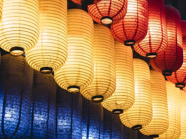 Japón Linterna Festival japonés en templo Linternas de papel de colores — Foto de Stock