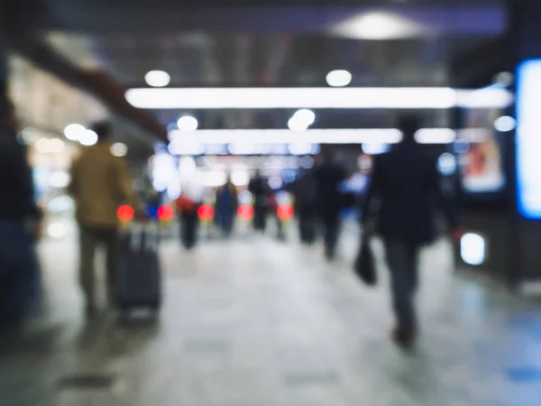 Blur Pessoas Andando Estação Ferroviária Viagens Negócios — Fotografia de Stock