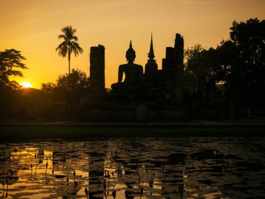 Sukhothai tarihi Park dünya mirası Tayland siluet günbatımı sahne