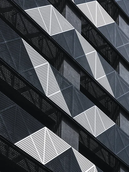 Facciata in acciaio Edificio moderno Modello in lamiera Dettagli dell'architetto — Foto Stock