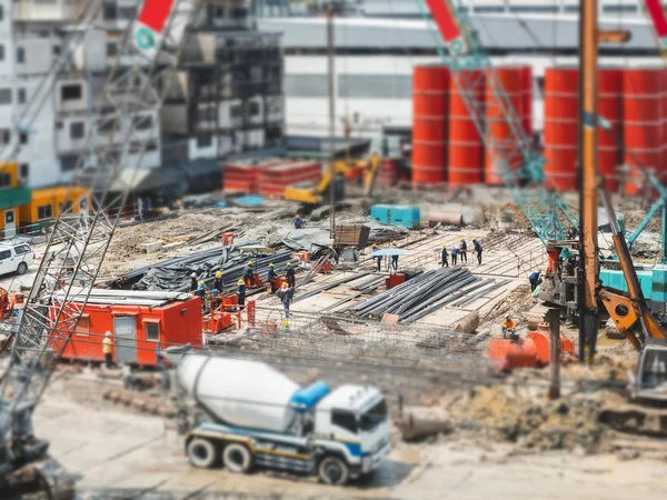 Área de construção Área de construção com equipamentos industriais Engenharia — Fotografia de Stock