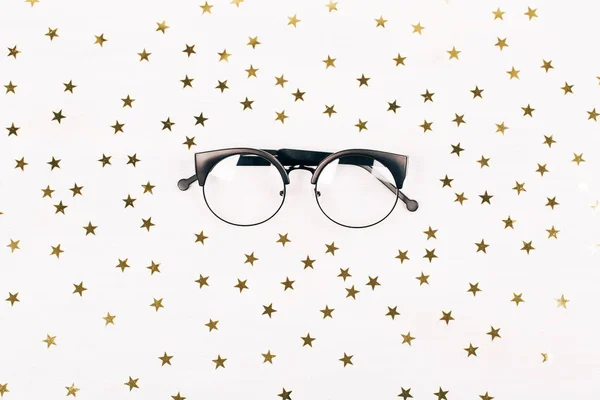 Κομψό hipster γυαλιά σε λαμπερό λευκό φόντο — Φωτογραφία Αρχείου