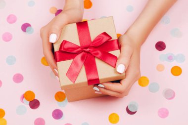 Mevcut kutusu holding eller