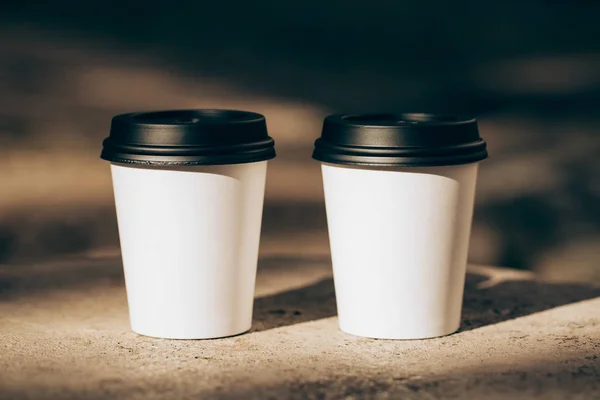 Mancano due tazze di caffè. — Foto Stock