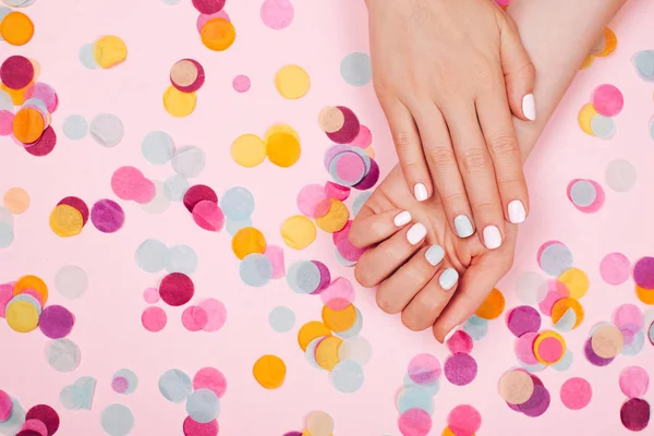 Elegante manicure feminina na moda — Fotografia de Stock