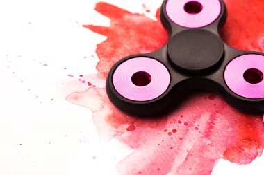Suluboya arka plan üzerinde güzel spinner