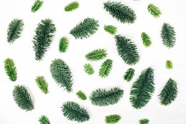 Yılbaşı çam dalları