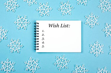 Beyaz oyuncak kar pul 