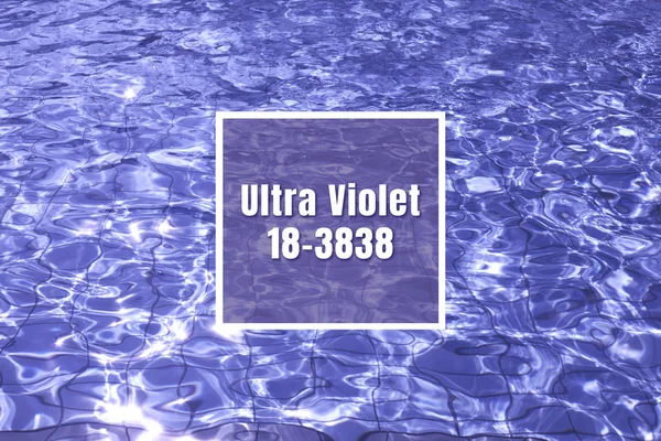 超紫透明池水 具有代码和颜色名称的框架 — 图库照片