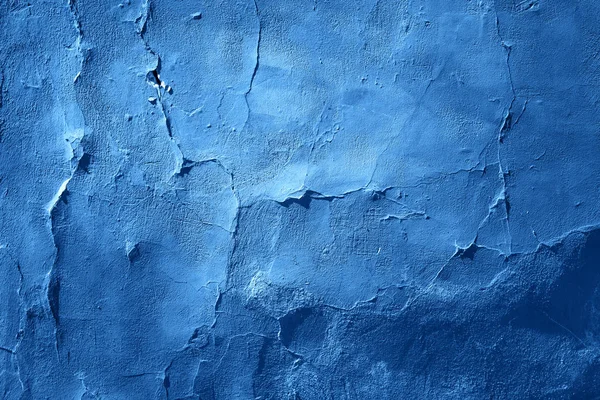 Cracked and textured blue wall — Stock Photo, Image