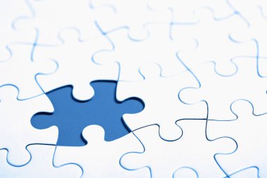 Beyaz kısmı eksik olan bulmaca