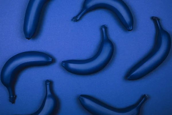 Banane blu su blu — Foto Stock