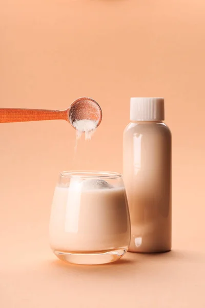 Kokos- eller mandelmjölk — Stockfoto