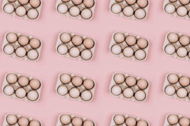 Kutu tepsisindeki organik yumurtalardan yapılmış.