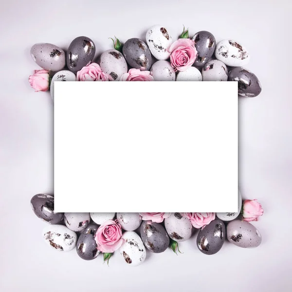 Gruppe Von Ostereiern Und Blumen Mit Plase Für Text Auf — Stockfoto