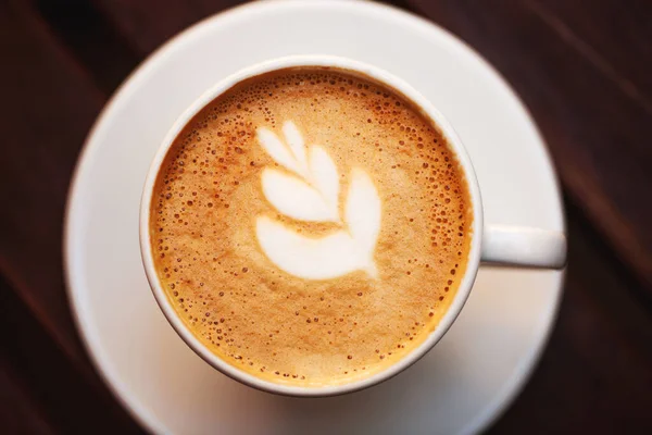 Kopp Cappuccino Med Perfekt Latte Konst Bordet Ovanifrån Makro — Stockfoto