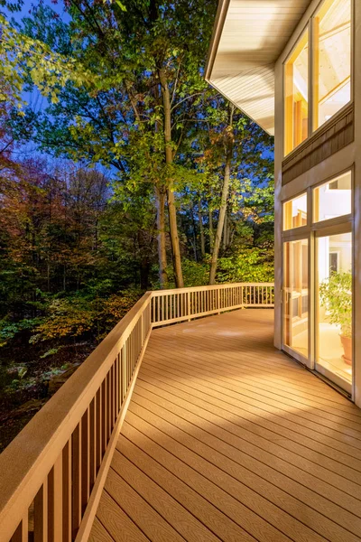 Deck on Home a Bosco di Notte — Foto Stock