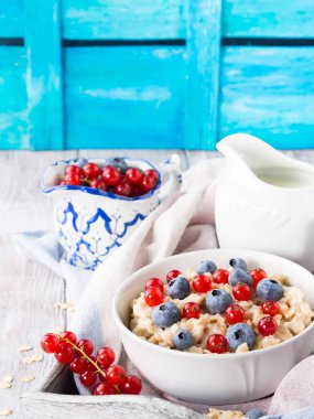 Yulaf lapası ve yaban mersini Kahvaltı