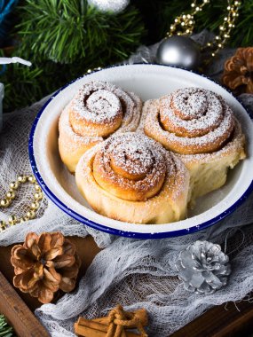 Tarçın rulo çörek emaye kase Noel süsleri