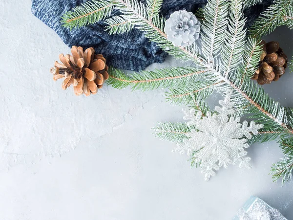 Crăciun fundal de iarnă cu ramuri de brad — Fotografie, imagine de stoc