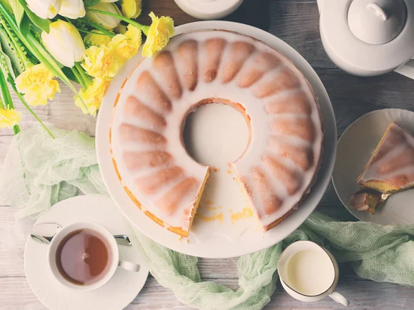 Kek frosting ile. Paskalya Festival tatlı. Tonda
