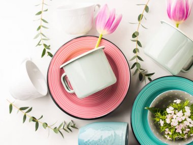 Bahar çanak çömlek kavramı Lale çiçek pastel renk ile