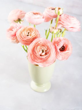 Güzel pembe Düğünçiçeği buket