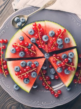 Çilek ile karpuz pizza pasta dilimi